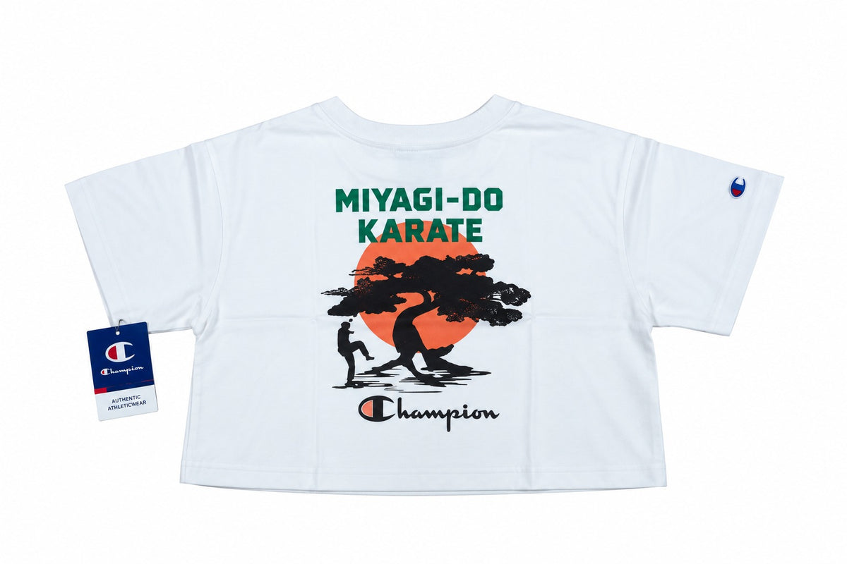 Crop top Champion Miyagi-Do Karate espalda con bonsái y sol